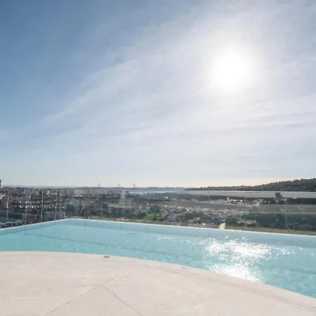 Saudade - 1 Bedroom And Shared Pool In Campolide דירה