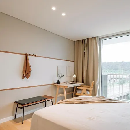 Saudade - 1 Bedroom And Shared Pool In Campolide דירה *