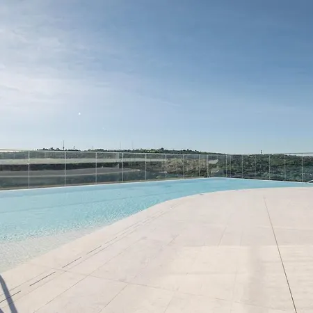 Saudade - 1 Bedroom And Shared Pool In Campolide דירה