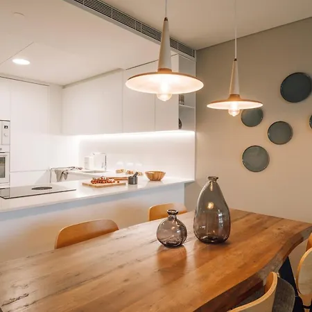 Saudade - 1 Bedroom And Shared Pool In Campolide 아파트 리스본