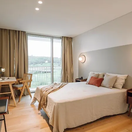 Saudade - 1 Bedroom And Shared Pool In Campolide Appartement