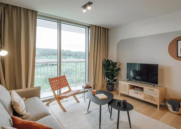 Saudade - 1 Bedroom And Shared Pool In Campolide Lizbona